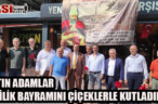 ALTIN ADAMLAR AHİLİK BAYRAMINI ÇİÇEKLERLE KUTLADILAR